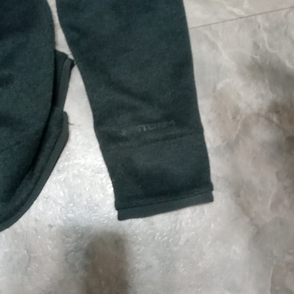 Under Armour Men's Forest Green Long Sleeve Shirt - Picture 10 of 13